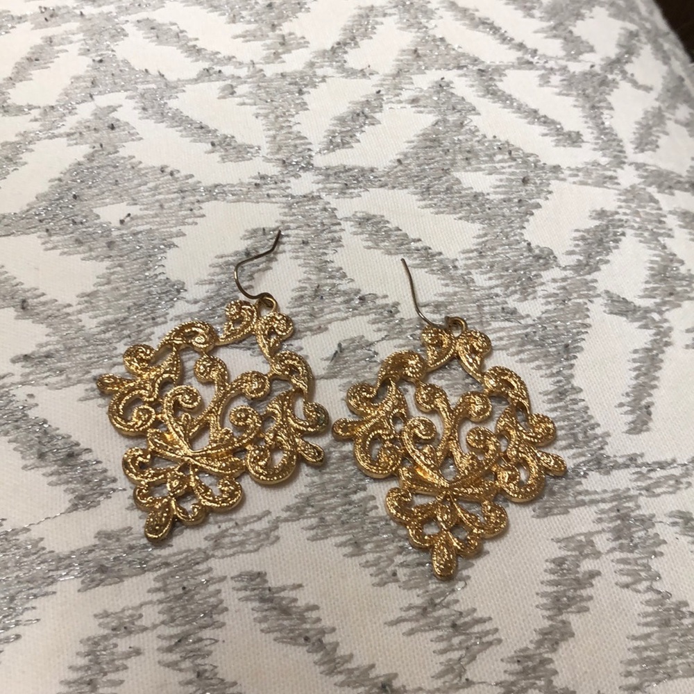 Chunky gold earrings